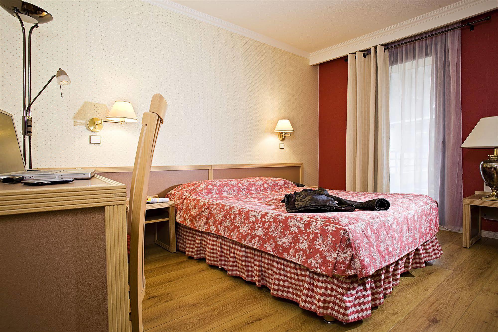 ברידס-לס-באן Hotel Amelie מראה חיצוני תמונה